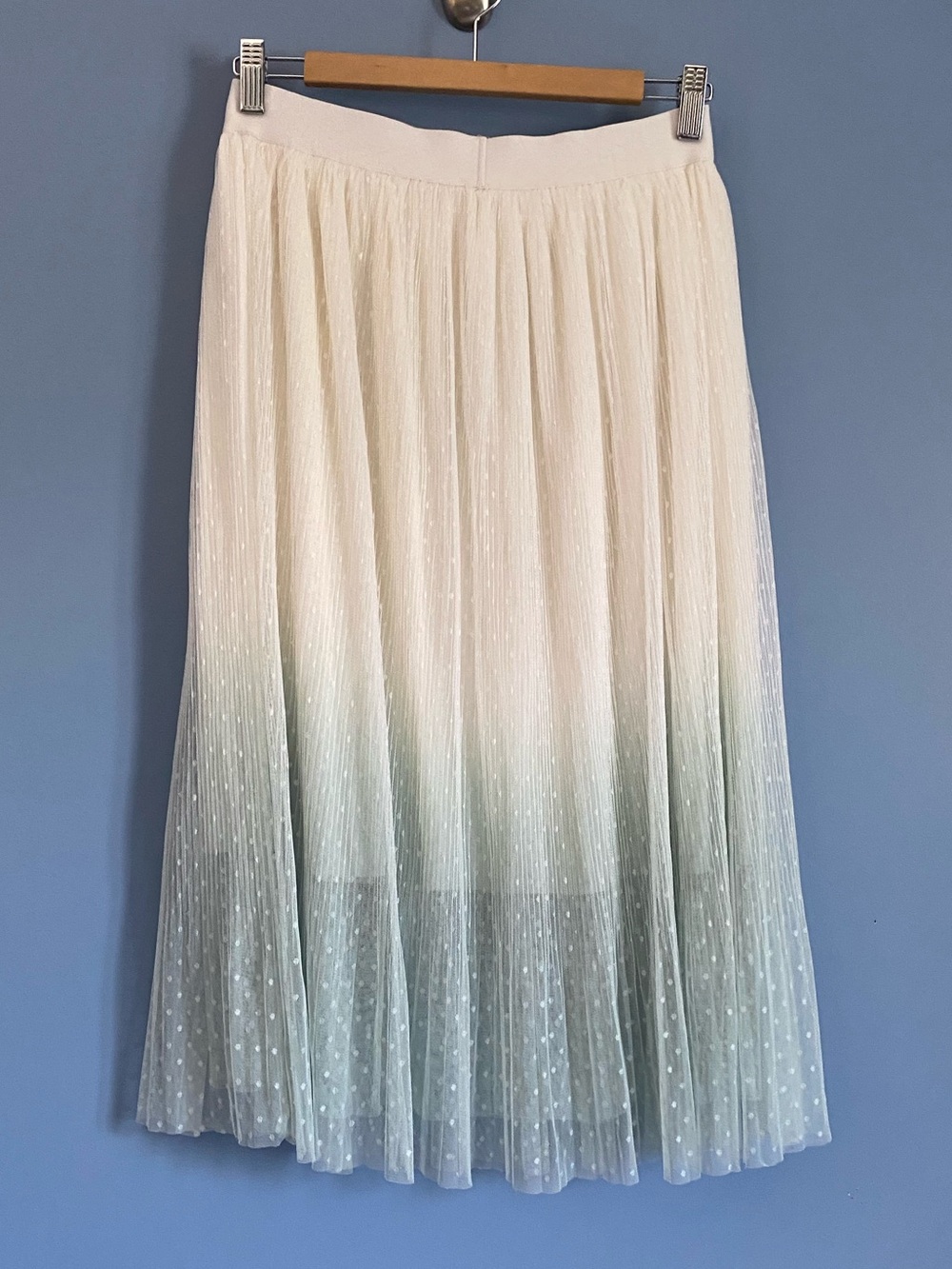 Easel Pleated Ombre Tulle Midi Skirt - White to Sage - Picture 5 of 7